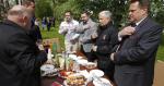 Z kolei Jarosław Kaczyński i kandydaci jego partii do PE brali udział 2 maja w pikniku rodzinnym z okazji Dnia Flagi w Wysokiem Mazowieckiem 