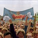 Wybór Jana Pawła II na papieża dał Polakom nadzieję na zmiany. Na zdjęciu wierni podczas mszy w Szczecinie  11 czerwca 1987 r. w trakcie papieskiej pielgrzymki do kraju 