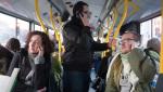 Polacy uwielbiają rozmawiać w autobusie przez telefon 