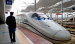 Superszybki pociąg na pierwszym odcinku planowanej trasy łączącej Pekin z Kantonem. Skład może osiągać prędkość prawie 300 kilometrów na godzinę 