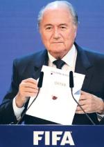 Sepp Blatter przyznał niedawno, że wybór Kataru był błędem 