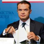 Sławomir Nowak przestał być ministrem w listopadzie 2013 r. Prokuratura oskarża go  o zatajenie w oświadczeniu majątkowym cennego zegarka. Proces trwa 