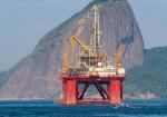 Gigantyczne podmorskie złoża ropy sprawiają, że Brazylijczycy szukają w Europie dostawców elementów  do budowy platform wiertniczych, a w Polsce za partnerami rozgląda się koncern naftowy Petrobras. Na zdjęciu platforma w Zatoce Guanabara