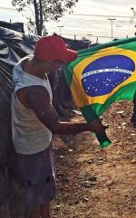 Brazylijska flaga: jedna gwiazdka nad równikiem to bogaci. Reszta na nich pracuje