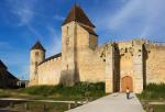Tak wygląda prawdziwyXII-wieczny zamek Seine et Marne