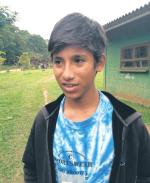 Wera Jeguaka Mirim, 13-letni chłopiec z plemienia Guarani, w rodzinnej wiosce