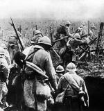 1916. Bitwa pod Verdun. Przez dziesięć miesięcy zginęło ponad 150 tys. francuskich i 140 tys. niemieckich żołnierzy  