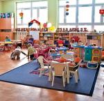 Polskie przedszkola bezpłatnie zajmują się dziećmi tylko 25 godzin tygodniowo. W większości krajów europejskich jest to 40 godzin