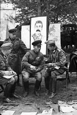 Defilada  w  Brześciu nad Bugiem, wrzesień 1939 r.  Wymiana doświadczeń totalistów 