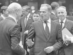 Herman Van Rumpuy  (z lewej) nie był wielką osobowością polityczną Unii Europejskiej.  Czy Donald Tusk wejdzie w jego buty? 