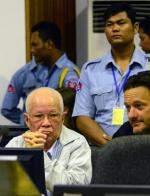 Brat Numer Cztery Khieu Samphan na ławie oskarżonych