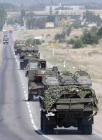 Rosyjski konwój wiozący części do przeciwlotniczego zestawu Buk jedzie w kierunku granicy