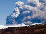 Wulkan Eyjafjoell w kwietniu 2010 roku wyrzucił w niebo chmurę popiołu, która uziemiła setki samolotów 