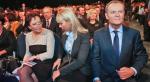 Ewa Kopacz (z lewej) to najpoważniejszy kandydat do objęcia teki premiera. Z kolei Elżbietę Bieńkowską (w środku) Donald Tusk może zabrać do Brukseli jako polskiego komisarza. Na zdjęciu podczas konwencji krajowej PO w maju