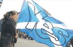 „Tak” dla niepodległości na większości flag i twarzy w Edynburgu