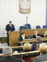 Prezydent Bronisław Komorowski podpisał już przygotowaną przez Senat ustawę, zgodnie z którą za rok petycje będą rozpatrywać wszystkie organy władzy publicznej (na zdjęciu pierwsze senackie posiedzenie w tej kadencji, 2011 r.) 