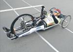 Rafał Wilk po wypadku na motocyklu żużlowym przesiadł się na hand-bike 