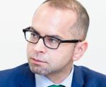 Michał Szczerba, przewodniczący sejmowej Komisji Polityki Senioralnej: Przez nieodpowiednie leczenie i powikłania chory staje się beneficjentem opieki społecznej, a jego wiedza i doświadczenie nie mogą być wykorzystane przez społeczeństwo