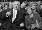 Czy Angela Merkel wykazała się  lojalnością wobec Helmuta Kohla,  swego patrona w świecie polityki?