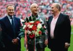 Trzech prezydentów Bayernu. Od lewej: obecny Karl-Heinz Rummenigge, były Franz Beckenbauer oraz skandalista Uli Hoeness (dziś w więzieniu)