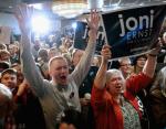 Zwolennicy kandydatki republikanów Joni Ernst świętują jej zwycięstwo w Iowa nad demokratą Bruce’em Braley’em  w wyborach do Senatu