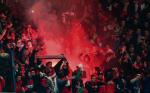 Paryski stadion Parc des Princes  podczas meczu z Marsylią:  la vie en rose 