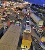 Tysiące ciężarówek codziennie wwozi kontrabandę z UE do Rosji. Na zdjęciu autostrada  w okolicach Moskwy 