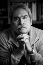 Jaume Cabré (ur. 1947), najwybitniejszy pisarz kataloński. Międzynarodową sławę przyniosły mu dwie wielkie powieści: „Wyznaję” i „Głosy Pamano”. Obie mają już polskie wydania