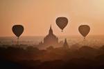 To nie wyborcy, którzy mogliby się poczuć nabrani. To balony płynące o świcie nad świątyniami Bagan w historycznej Birmie. FOT. PHYO HEIN KYAW