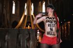 Aktywistka Femenu w katedrze Notre Dame: pistolet, podobnie jak intencje, okazał się fałszywy 