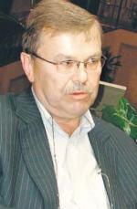 Janusz L., finansista przebywający w RPA. Prokuratura chce mu przedstawić zarzut podżegania do zabójstwa maklera 