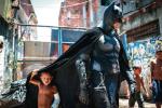 W slumsach brazylijskiego Favela do Metro Batman wielbiony jest tak,  jak pół wieku temu na Manhattanie