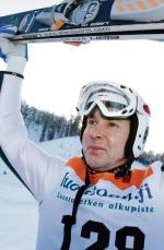 Fin Matti Nykaenen pozostaje jedynym skoczkiem, który zdobył Puchar Świata, złoto igrzysk olimpijskich, mistrzostwo świata w skokach i lotach oraz wygrał Turniej Czterech Skoczni