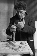 Ernst Scheidegger, Alberto Giacometti modelujący rzeźbę, zima 1948/1949