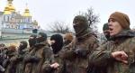 Wsparcie dla Ukraińców walczących na wschodzie. Ochotnicy z batalionu Azow składali w sobotę w Kijowie przysięgę 