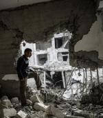 Kobane jest wolne. Bojownik kurdyjski ogląda zniszczenia po wyparciu dżihadystów