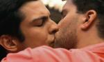 Pocałunek gejowski  w „Miłości i życiu”:  frontem do mainstreamu