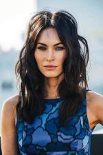 Megan Fox relaksuje się, bijąc po twarzy w „Mortal Kombat”