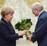 12 lutego Łukaszenko przyjął Merkel w Mińsku.  To pierwszy krok do przełamania izolacji kraju przez Unię