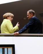 Angela Merkel w roli przyzwoitki zabrała do Mińska prezydenta Francji, a nie Donalda Tuska