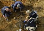 Podczas prac IPN w białostockim areszcie archeolodzy ekshumowali szczątki niemal 300 ofiar. Fot. M. Zwolski