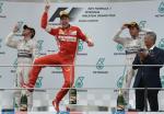 Czterokrotny mistrz świata Sebastian Vettel  na podium  w Kuala Lumpur 