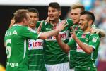 Piłkarze Lechii Gdańsk cieszą się po zwycięstwie nad Legią