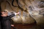 Prezydent Francji François Hollande był pierwszym zwiedzającym replikę jaskini z malowidłami