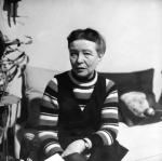 Simone de Beauvoir  w – ujmując rzecz szowinistycznie i patriarchalnie – mało twarzowym sweterku