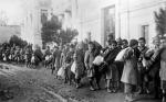 Osierocone w masakrze ormiańskie dzieci wysyłane w roku 1920  z Turcji do sierocińców  i rodzin na Zachodzie