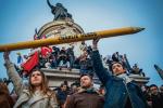 Młodzi i wykształceni spotkali się 11 stycznia na paryskim placu Republiki. Kto wyznaczał kierunek ich marszu? Fot. Michael Bunel