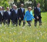 Angela Merkel prowadzi uczestników szczytu G7 na zamku Elmau w Bawarii