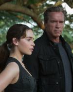 Emilia Clarke (Sarah Connor) i Arnold Schwarzenegger (Terminator). Film już na ekranach