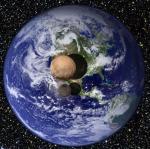 Pluton i Charon na tle Ziemi. Montaż pomaga wyobrazić sobie rozmiary obu globów